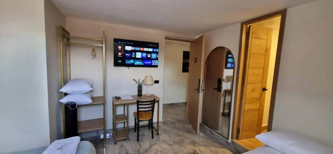 Hotel Ruta365 Medellin 4*,  Colombia