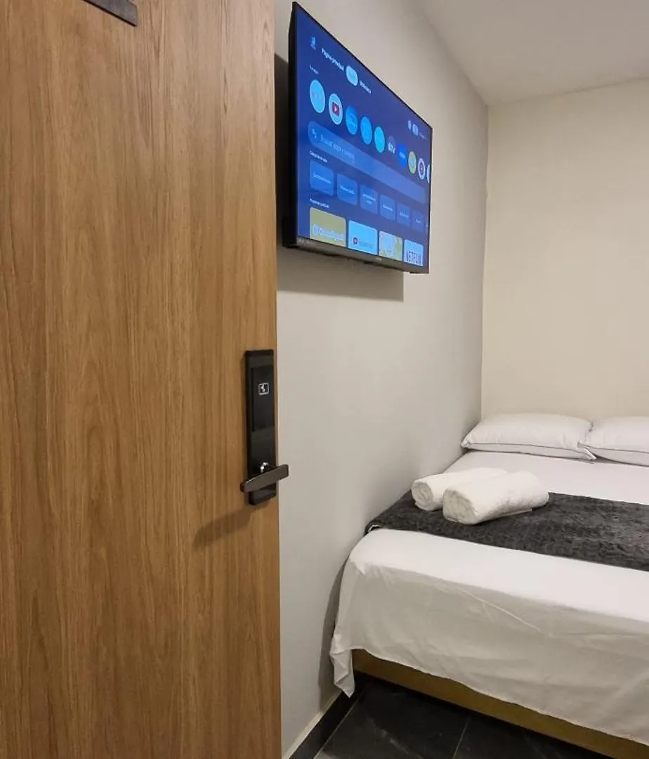 Hotel Ruta365 메딜린 4*,